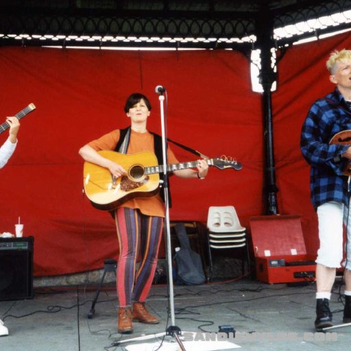THE-FABULAMAS-BANDSTAND-ABERDEEN-