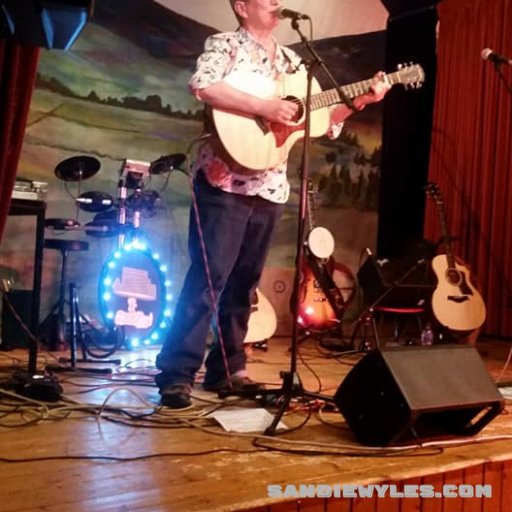 REEL-ALIENS-REUNION-FINZEANHALL-